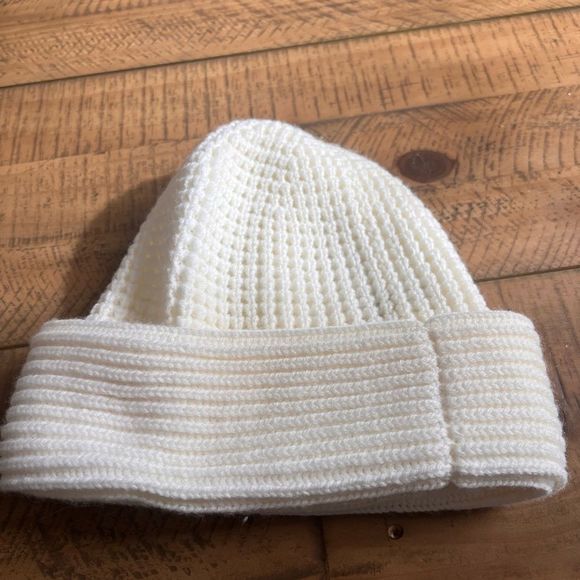 ⭐️3/$40⭐️ NEW | Kate Spade toque - Picture 3 of 5